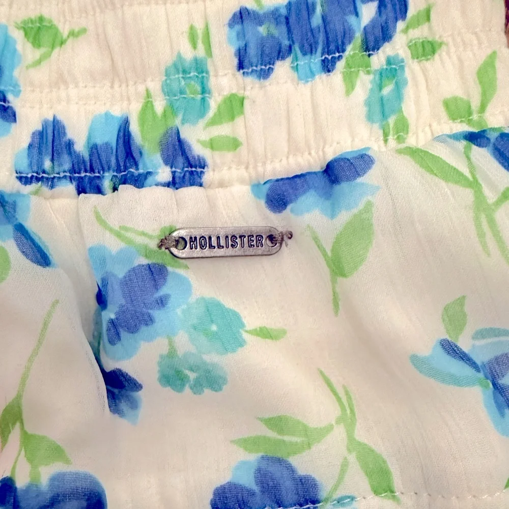 Hollister Y2K Blue Floral Tiered Ruffle Mini Skirt Women’s size Small